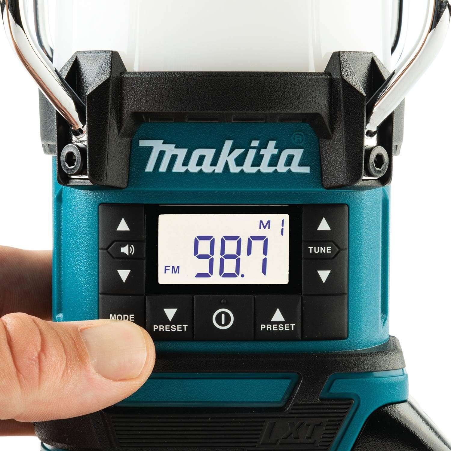 Makita DMR055 18V LXT AM FM Radio LED Lantern Skin Only AK TOOLS