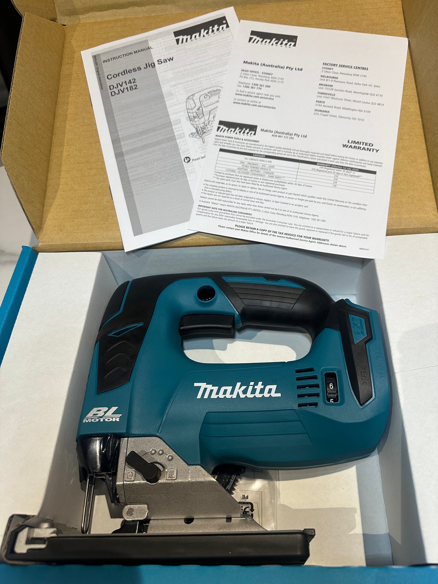 Makita DJV182Z 18V Cordless Jigsaw D-Handle  Skin Only