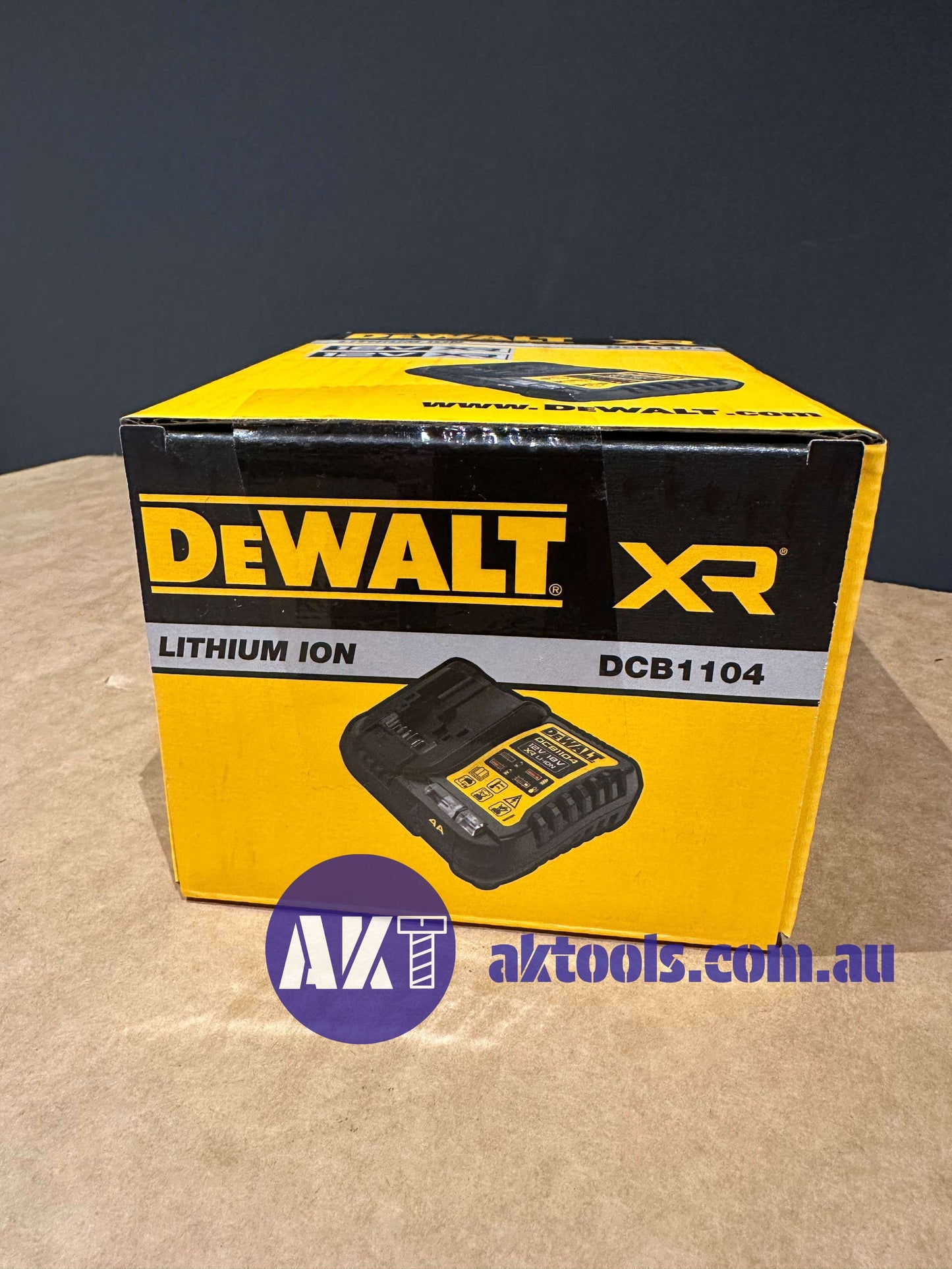 DeWalt 12V-18V Multi-Voltage Battery Charger DCB1104-XE