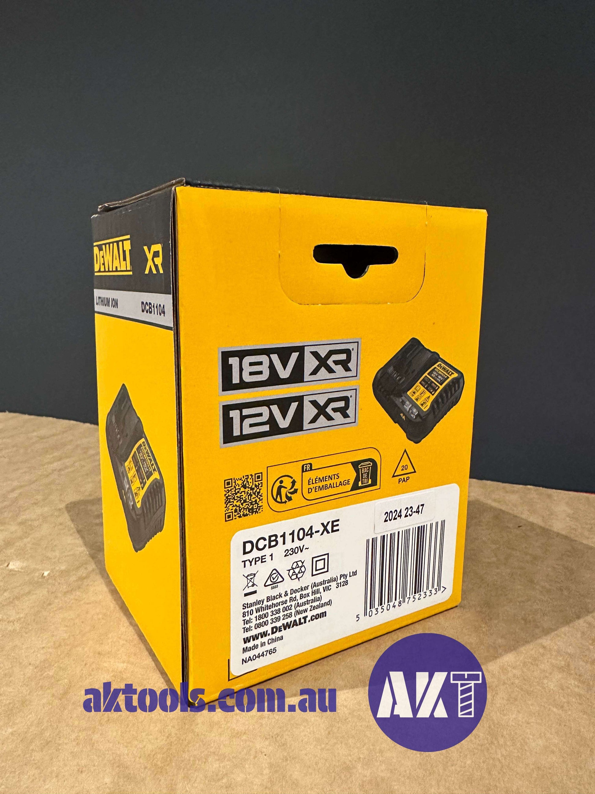 DeWalt 12V-18V Multi-Voltage Battery Charger DCB1104-XE