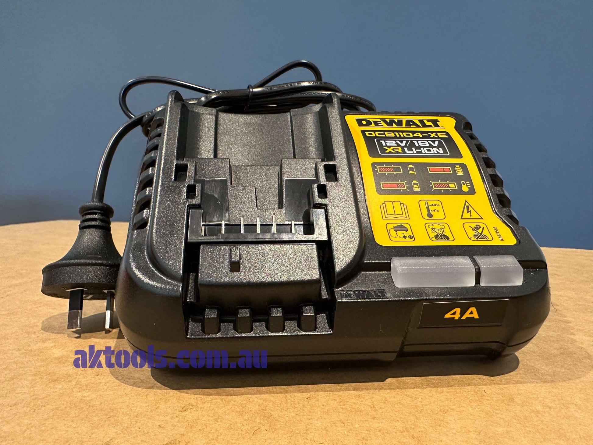 DeWalt 12V-18V Multi-Voltage Battery Charger DCB1104-XE