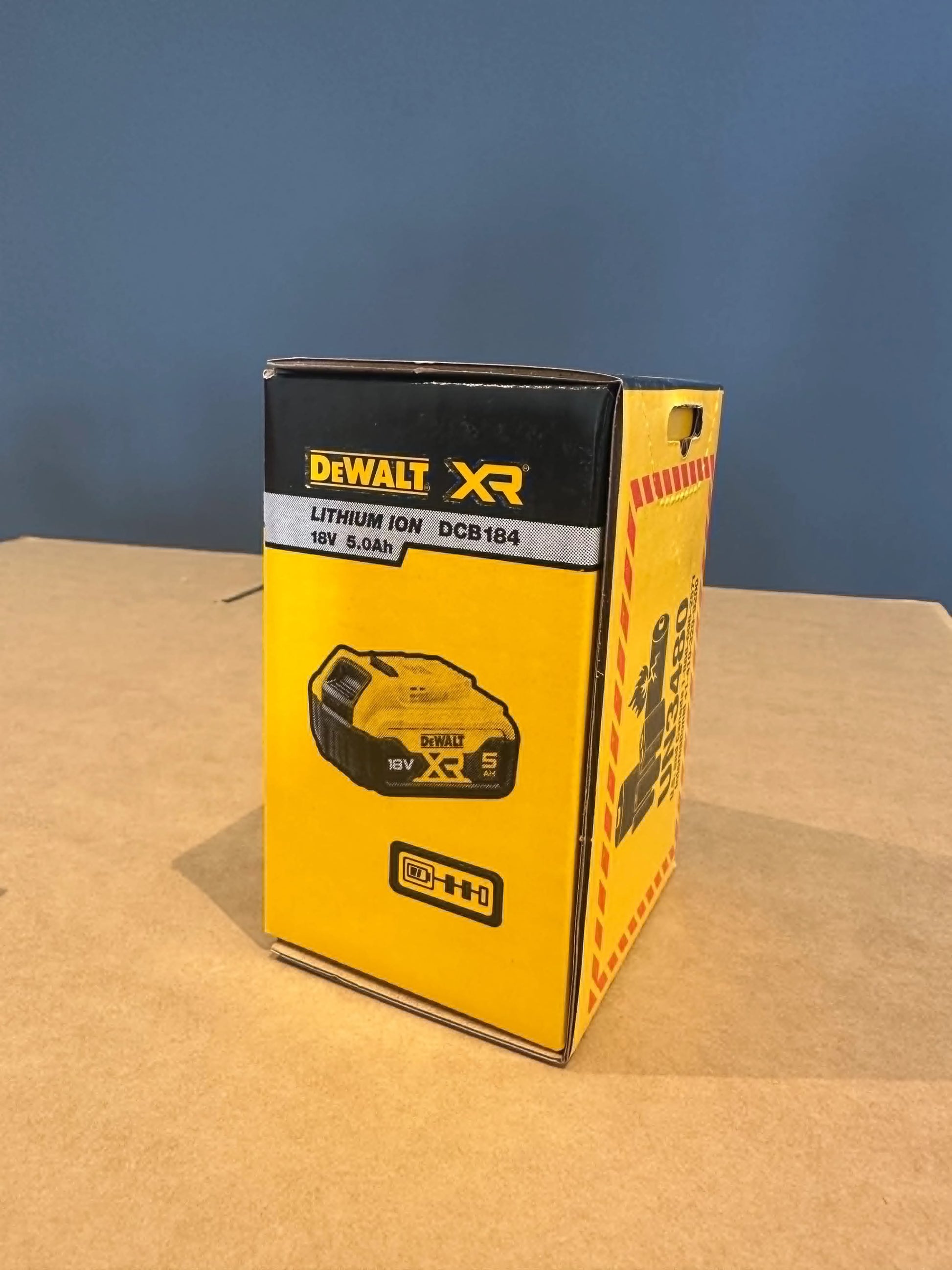 DeWalt 18V XR 5.0Ah LITHIUM-ION Battery DCB184-XE 