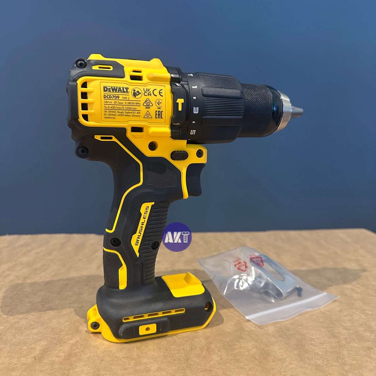 DeWalt 18V XR Brushless Compact Hammer Drill Driver DCD709N 5